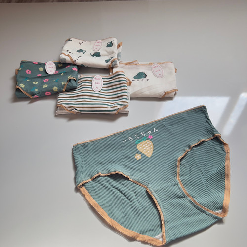 توت فرنگی سبز